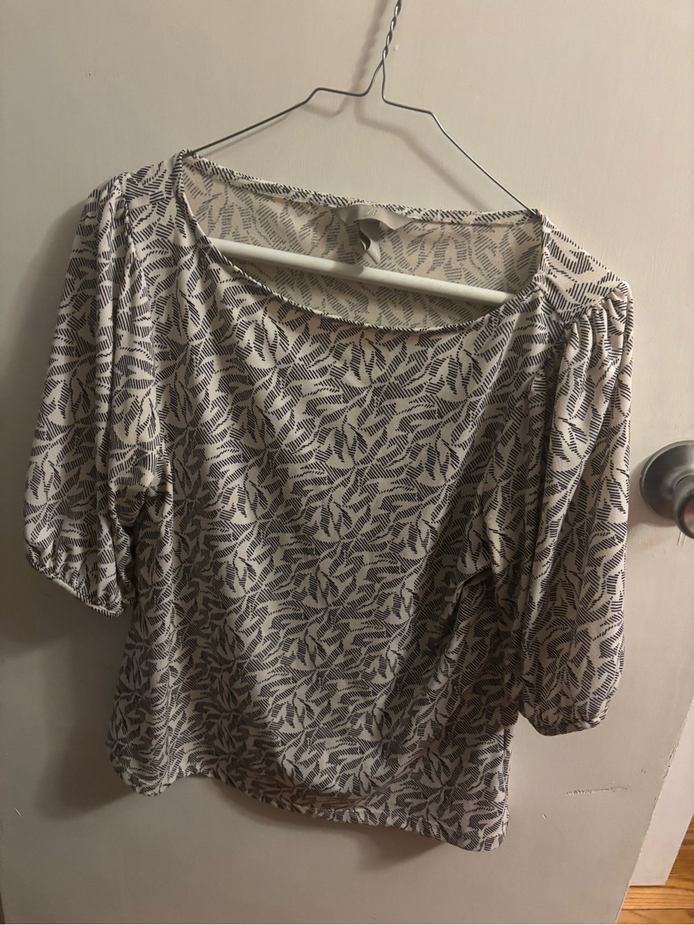 H&M Black and White Women’s Short Sleeved Blouse